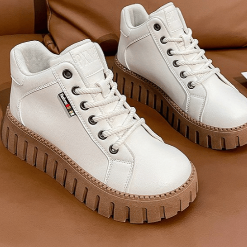 Lage laarzen met dikke zolen